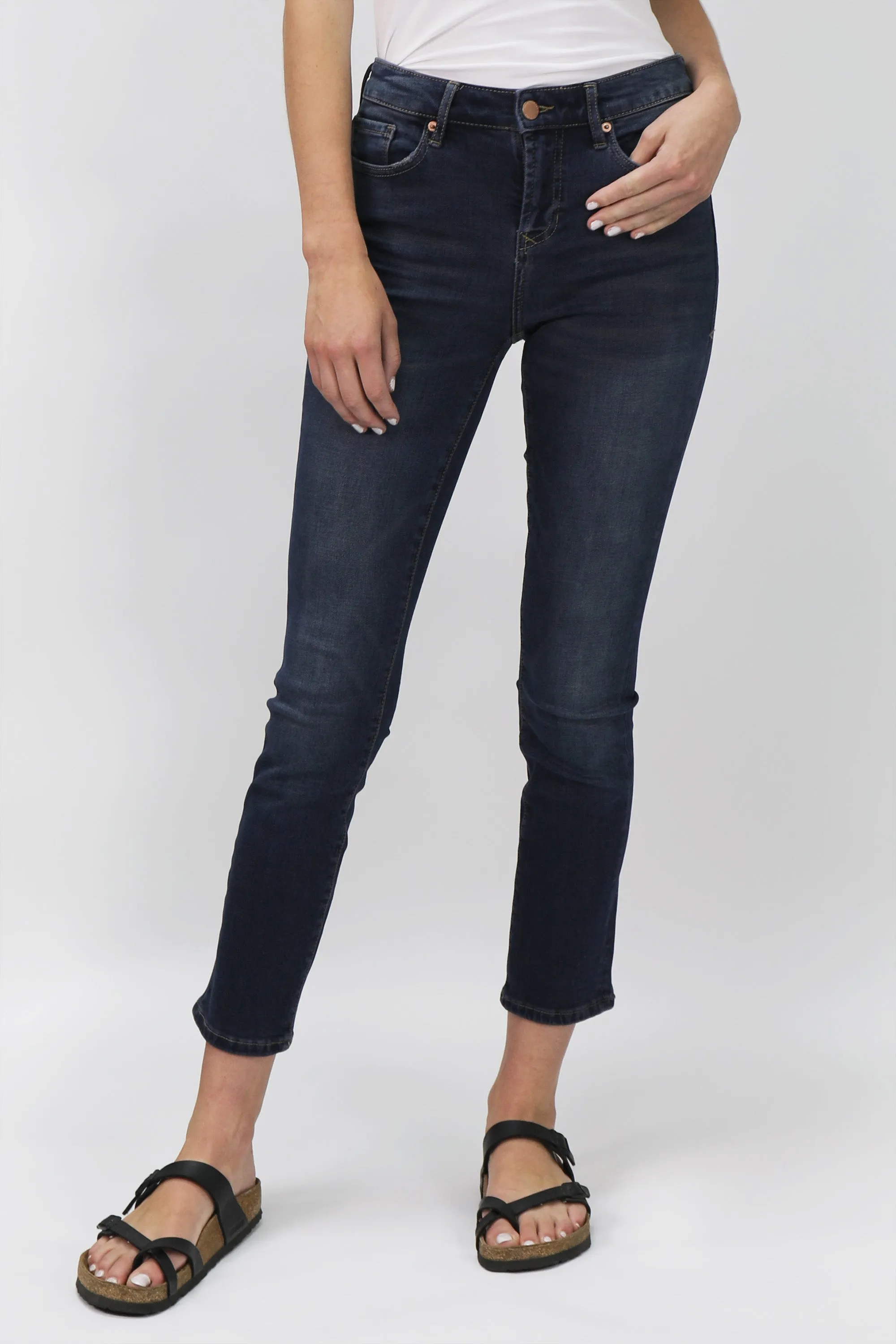 BLAIRE HIGH RISE ANKLE SLIM STRAIGHT JEANS MUNICH